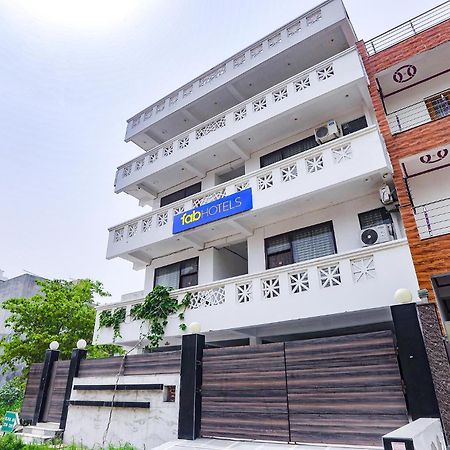 Hotel Fabexpress Samira Residency, Near Botanical Garden Noida Zewnętrze zdjęcie